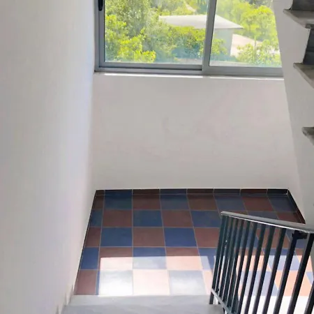 - Apartament *
